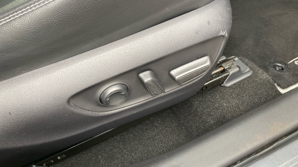 Toyota RAV4 2.5 VVT-i Hybrid Excel 5dr CVT Hybrid Estate - Image 42