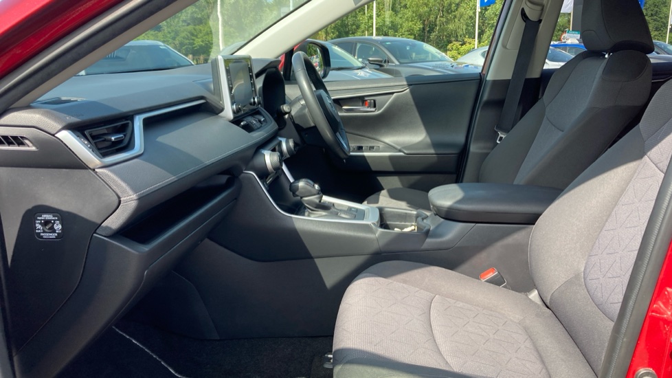 Toyota RAV4 2.5 VVT-i Hybrid Design 5dr CVT 2WD Hybrid Estate - Image 5