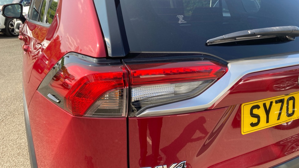 Toyota RAV4 2.5 VVT-i Hybrid Design 5dr CVT 2WD Hybrid Estate - Image 21