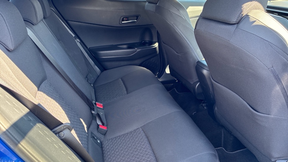 Toyota C-HR 1.8 Hybrid Design 5dr CVT Hybrid Hatchback - Image 8
