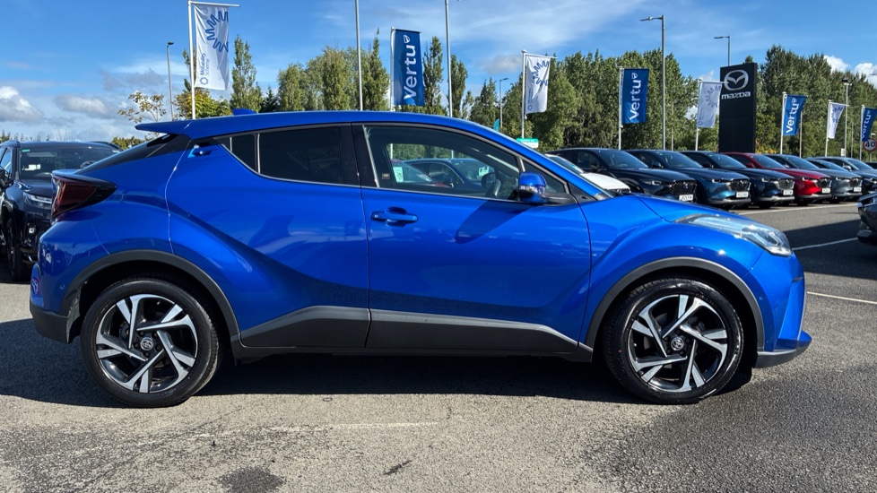 Toyota C-HR 1.8 Hybrid Design 5dr CVT Hybrid Hatchback - Image 23