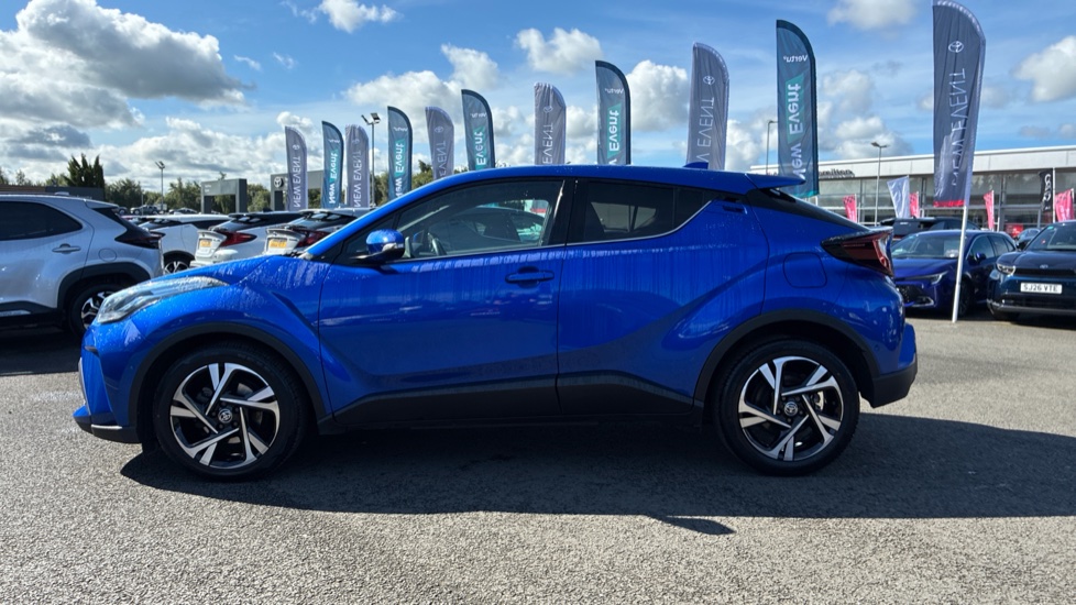 Toyota C-HR 1.8 Hybrid Design 5dr CVT Hybrid Hatchback - Image 24