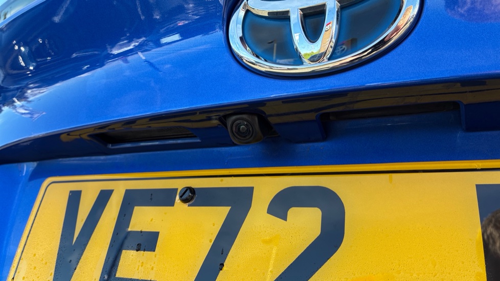 Toyota C-HR 1.8 Hybrid Design 5dr CVT Hybrid Hatchback - Image 29