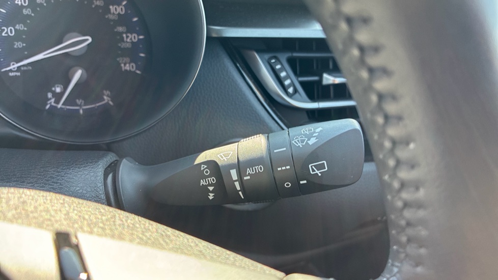 Toyota C-HR 1.8 Hybrid Design 5dr CVT Hybrid Hatchback - Image 35