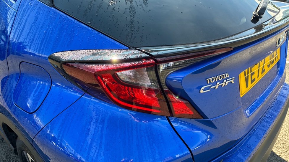 Toyota C-HR 1.8 Hybrid Design 5dr CVT Hybrid Hatchback - Image 44