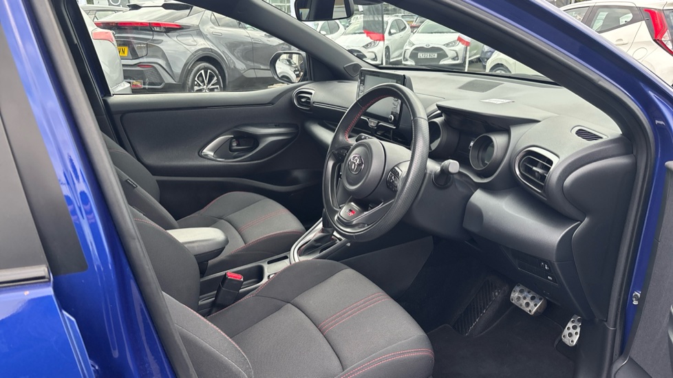 Toyota Yaris 1.5 Hybrid GR Sport 5dr CVT Hybrid Hatchback - Image 12