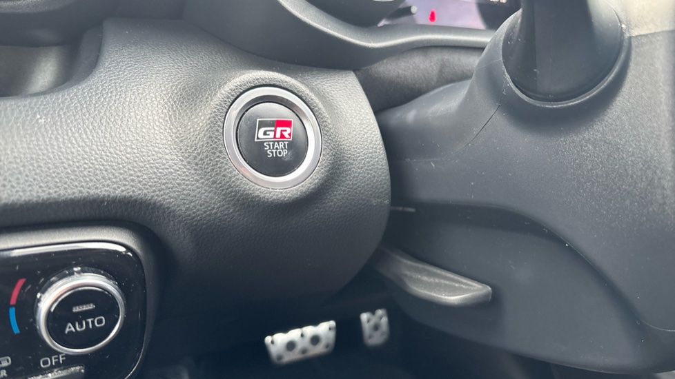 Toyota Yaris 1.5 Hybrid GR Sport 5dr CVT Hybrid Hatchback - Image 16