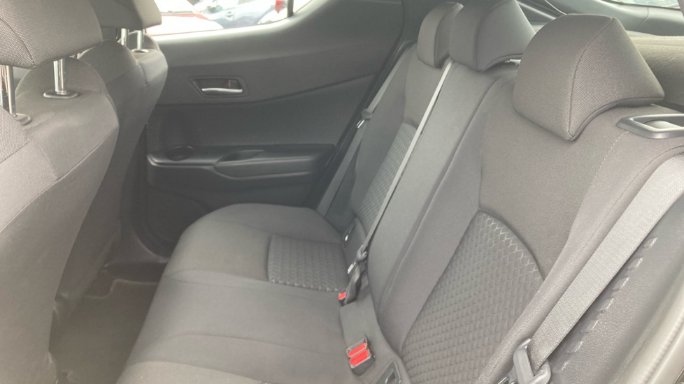 Toyota C-HR 1.8 Hybrid Icon 5dr CVT Hybrid Hatchback - Image 8
