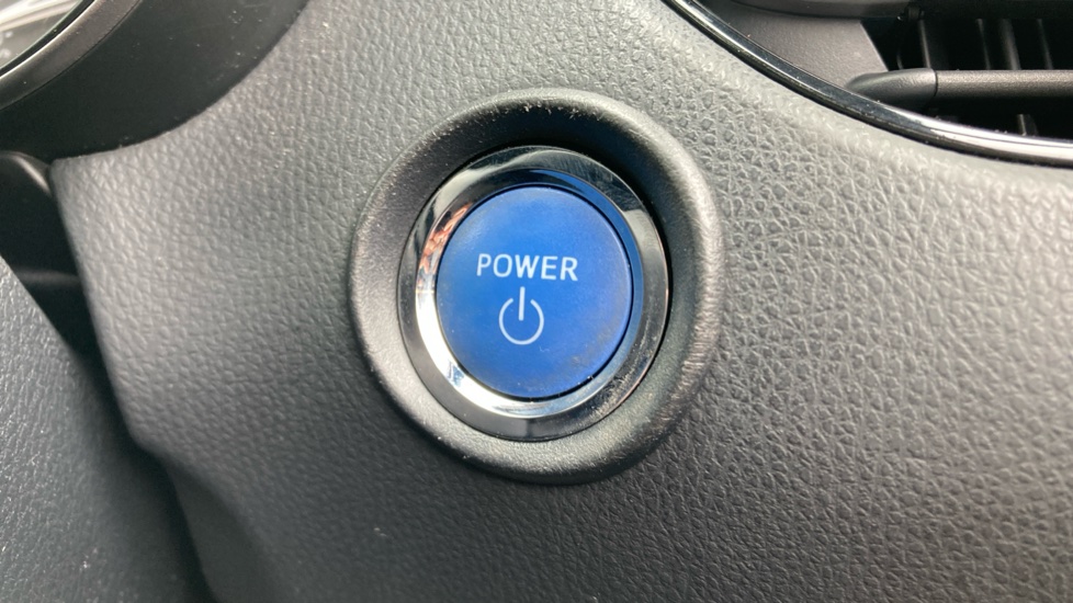 Toyota C-HR 1.8 Hybrid Icon 5dr CVT Hybrid Hatchback - Image 16