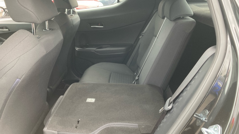 Toyota C-HR 1.8 Hybrid Icon 5dr CVT Hybrid Hatchback - Image 18