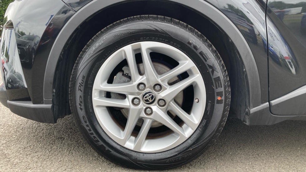 Toyota C-HR 1.8 Hybrid Icon 5dr CVT Hybrid Hatchback - Image 25