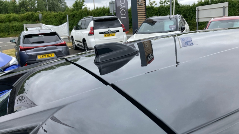 Toyota C-HR 1.8 Hybrid Icon 5dr CVT Hybrid Hatchback - Image 35