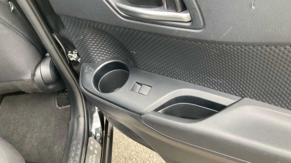 Toyota C-HR 1.8 Hybrid Icon 5dr CVT Hybrid Hatchback - Image 36