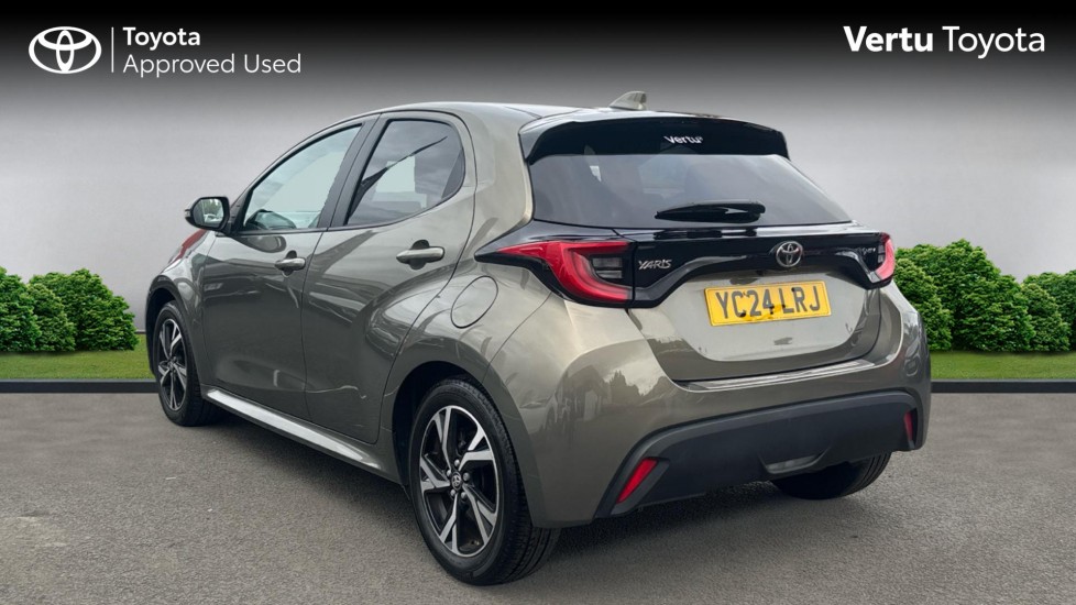 Toyota Yaris 1.5 Hybrid Design 5dr CVT Hybrid Hatchback - Image 4