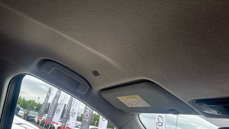 Toyota Yaris 1.5 Hybrid Design 5dr CVT Hybrid Hatchback - Image 19