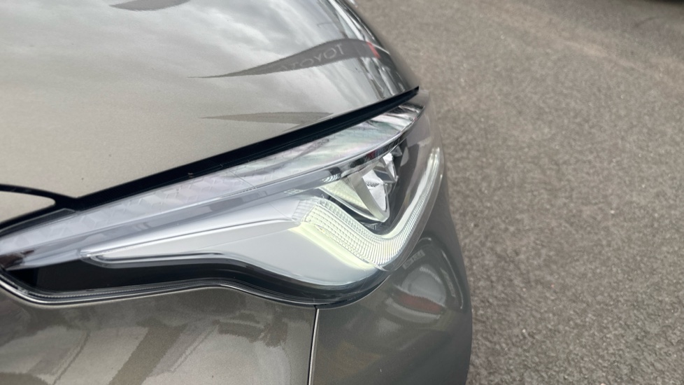 Toyota Yaris 1.5 Hybrid Design 5dr CVT Hybrid Hatchback - Image 20