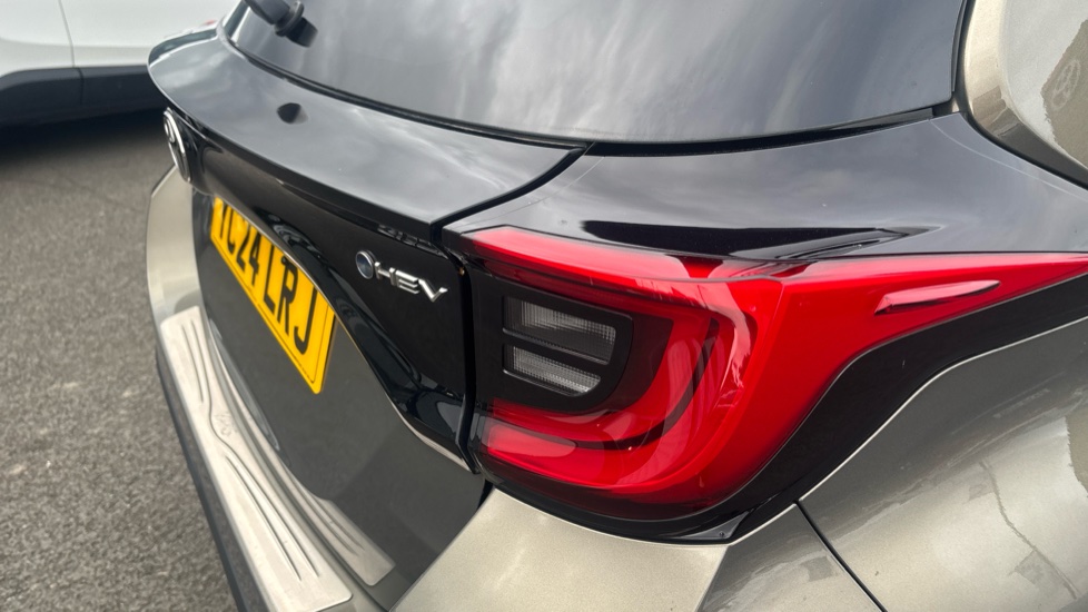 Toyota Yaris 1.5 Hybrid Design 5dr CVT Hybrid Hatchback - Image 21