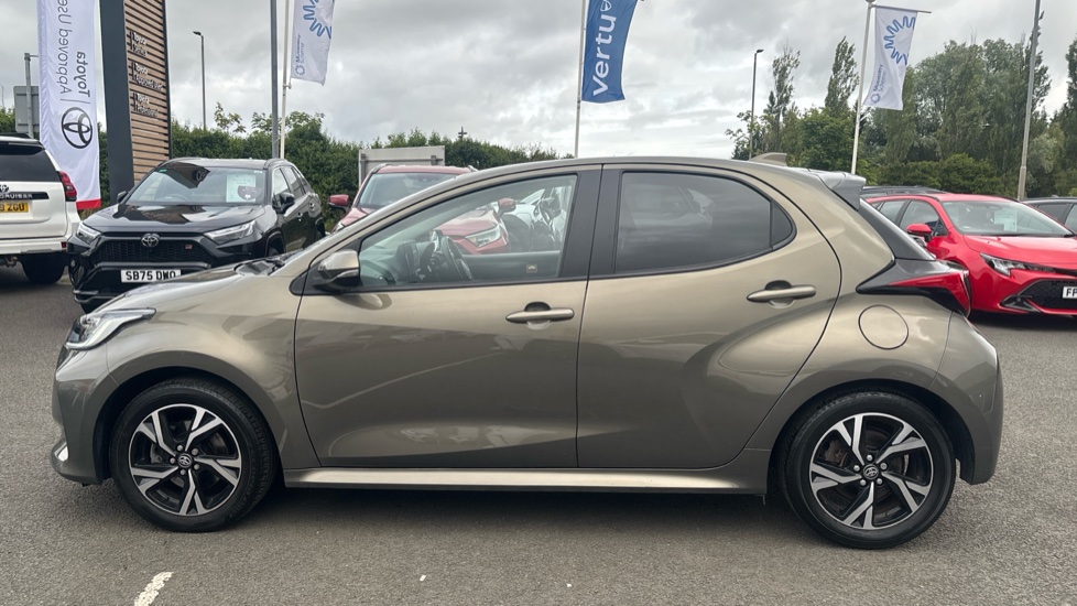 Toyota Yaris 1.5 Hybrid Design 5dr CVT Hybrid Hatchback - Image 24