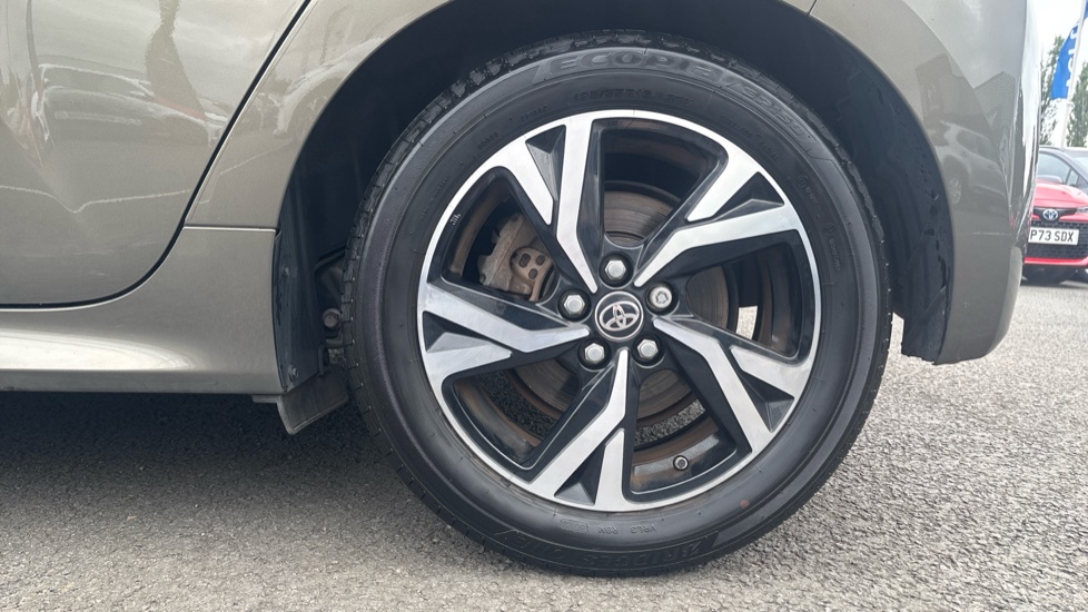 Toyota Yaris 1.5 Hybrid Design 5dr CVT Hybrid Hatchback - Image 25