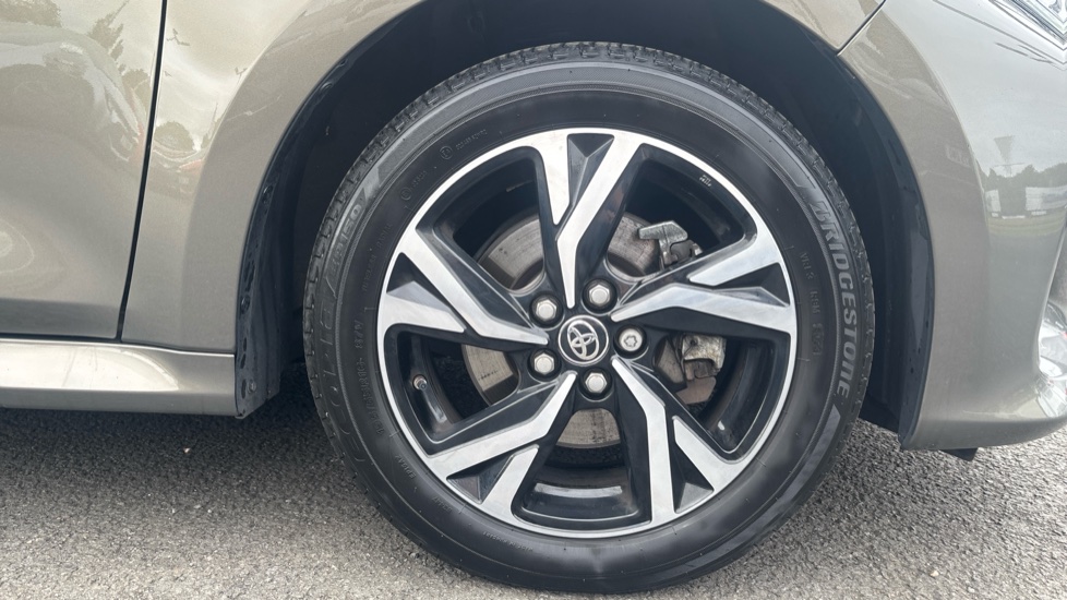 Toyota Yaris 1.5 Hybrid Design 5dr CVT Hybrid Hatchback - Image 29