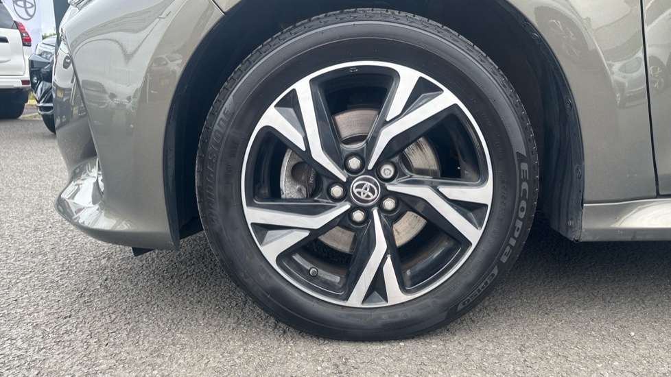 Toyota Yaris 1.5 Hybrid Design 5dr CVT Hybrid Hatchback - Image 31