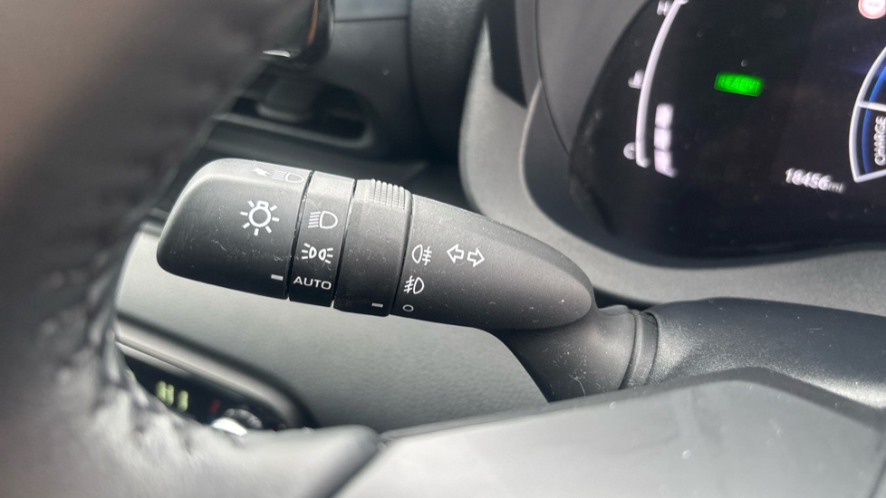 Toyota Yaris 1.5 Hybrid Design 5dr CVT Hybrid Hatchback - Image 35