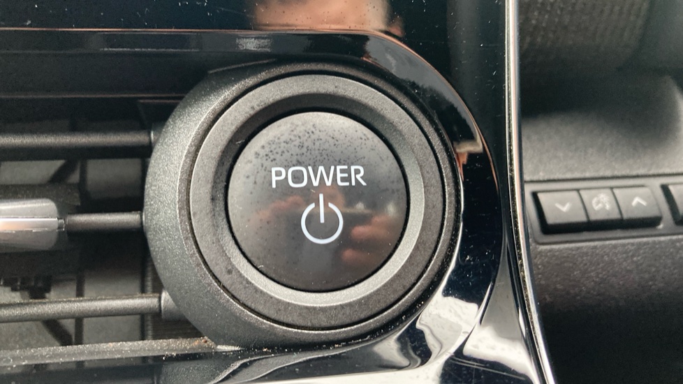 Toyota bZ4X 150kW Motion 71.4kWh 5dr Auto [11kW] Electric Hatchback - Image 16