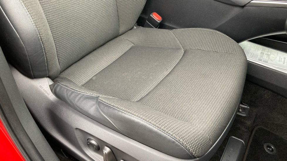 Toyota bZ4X 150kW Motion 71.4kWh 5dr Auto [11kW] Electric Hatchback - Image 17