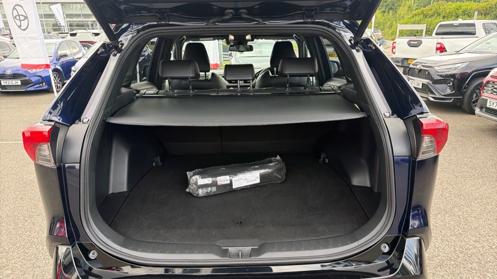 Toyota RAV4 2.5 PHEV Dynamic 5dr CVT Estate - Image 13