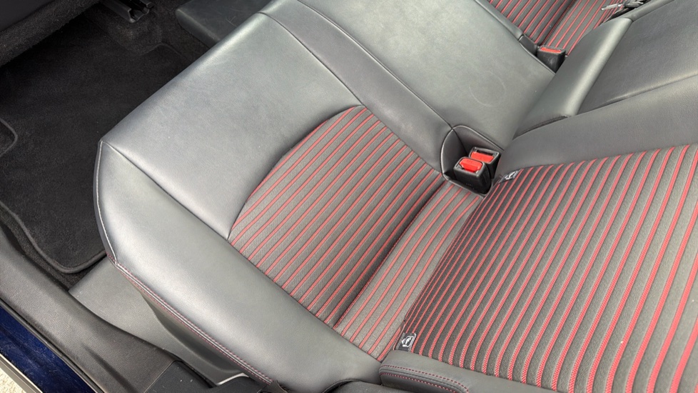 Toyota RAV4 2.5 PHEV Dynamic 5dr CVT Estate - Image 17