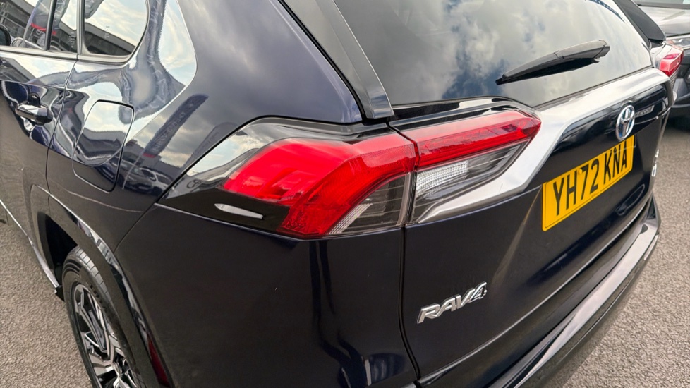 Toyota RAV4 2.5 PHEV Dynamic 5dr CVT Estate - Image 21