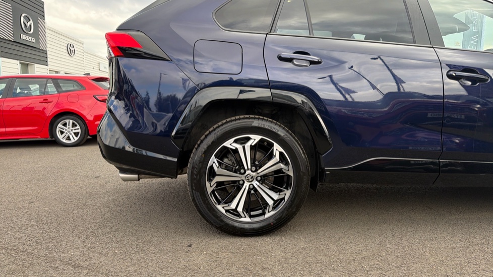 Toyota RAV4 2.5 PHEV Dynamic 5dr CVT Estate - Image 25