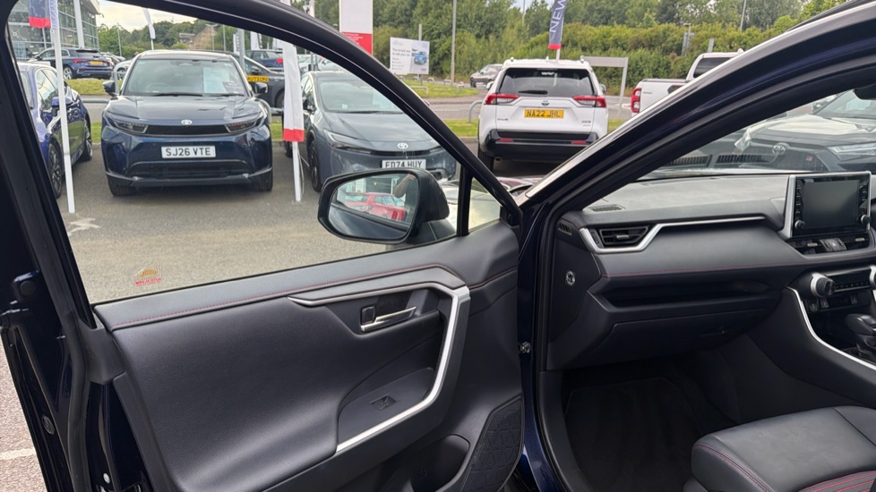 Toyota RAV4 2.5 PHEV Dynamic 5dr CVT Estate - Image 30