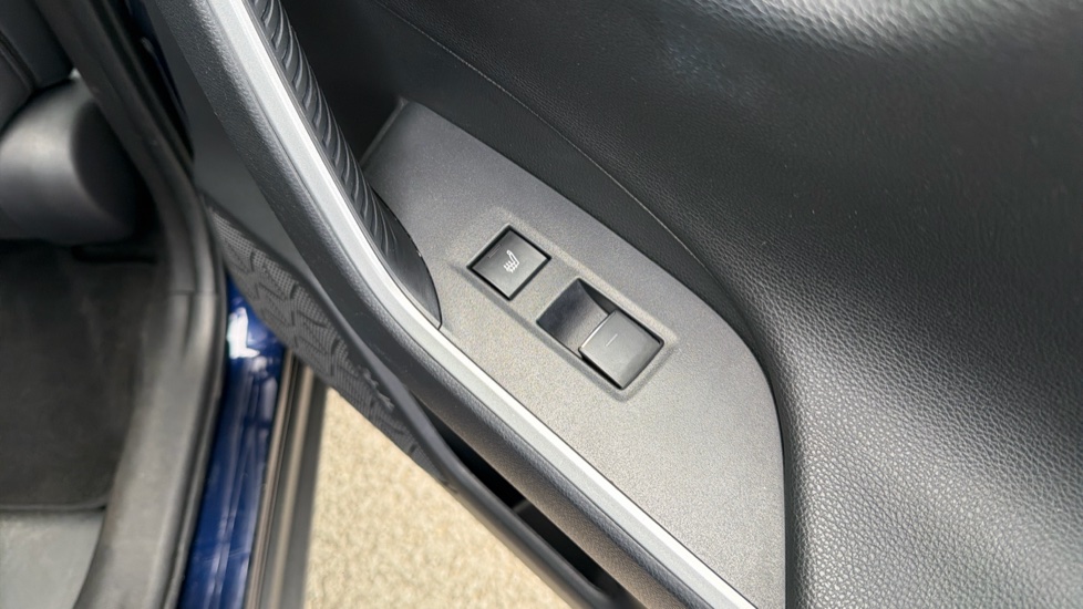 Toyota RAV4 2.5 PHEV Dynamic 5dr CVT Estate - Image 36