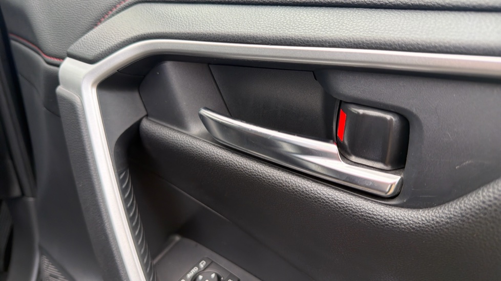 Toyota RAV4 2.5 PHEV Dynamic 5dr CVT Estate - Image 39