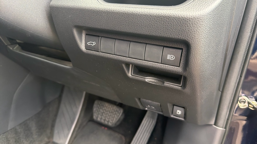 Toyota RAV4 2.5 PHEV Dynamic 5dr CVT Estate - Image 40