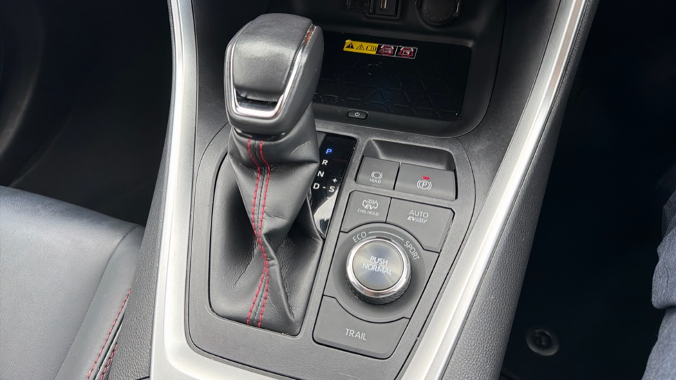 Toyota RAV4 2.5 PHEV Dynamic 5dr CVT Estate - Image 44