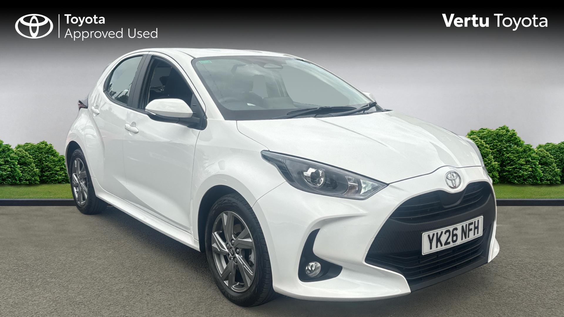 Toyota Yaris listing photo