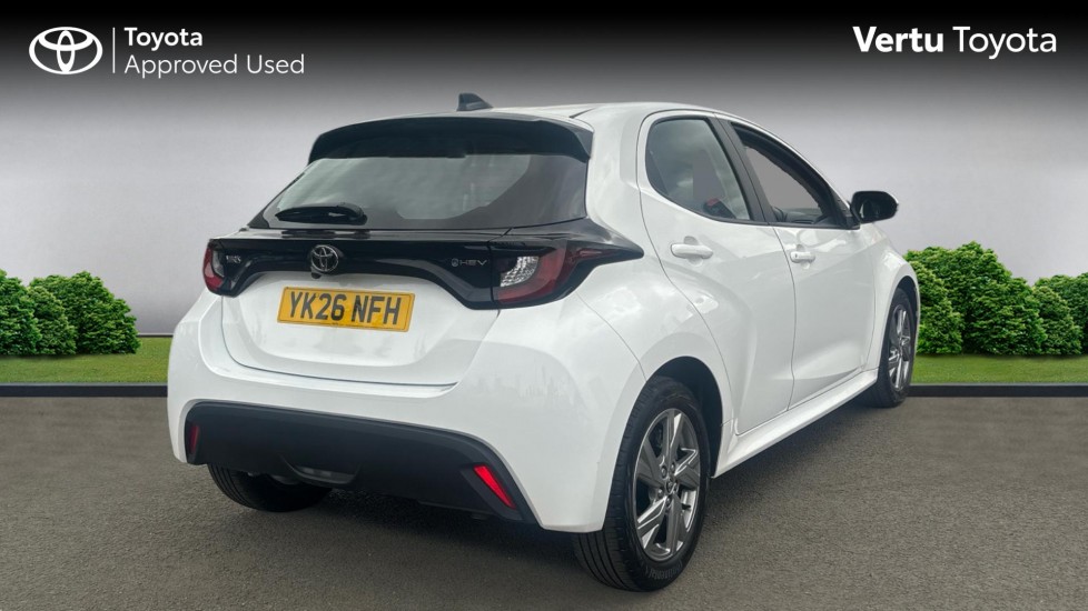Toyota Yaris 1.5 Hybrid Icon 5dr CVT Hybrid Hatchback - Image 2