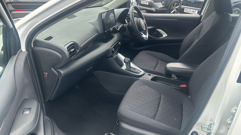 Toyota Yaris 1.5 Hybrid Icon 5dr CVT Hybrid Hatchback - Image 5