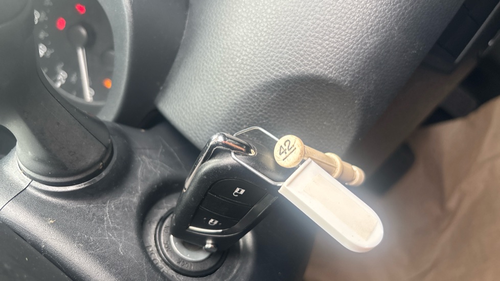 Toyota Yaris 1.5 Hybrid Icon 5dr CVT Hybrid Hatchback - Image 16