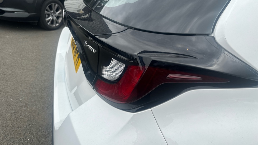 Toyota Yaris 1.5 Hybrid Icon 5dr CVT Hybrid Hatchback - Image 21