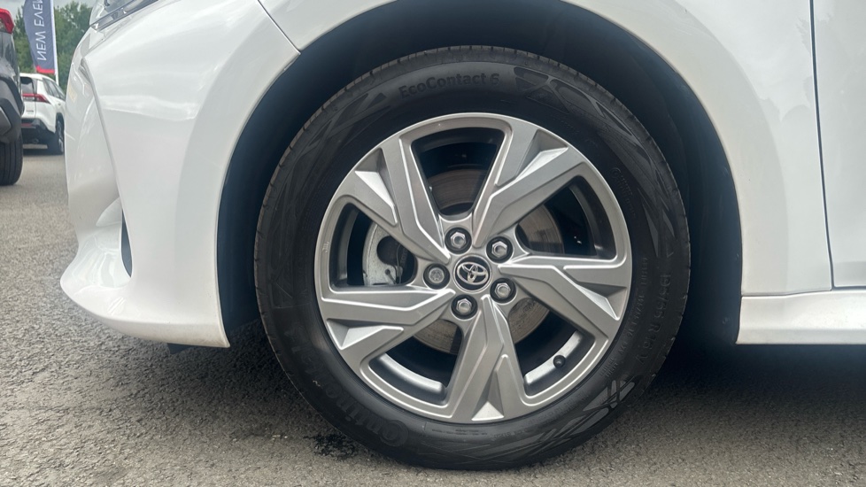 Toyota Yaris 1.5 Hybrid Icon 5dr CVT Hybrid Hatchback - Image 29