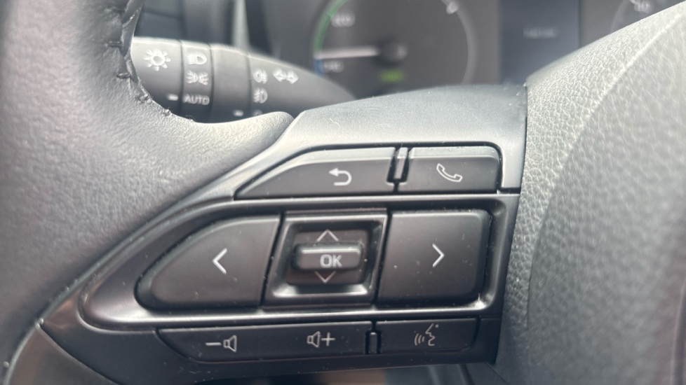Toyota Yaris 1.5 Hybrid Icon 5dr CVT Hybrid Hatchback - Image 35