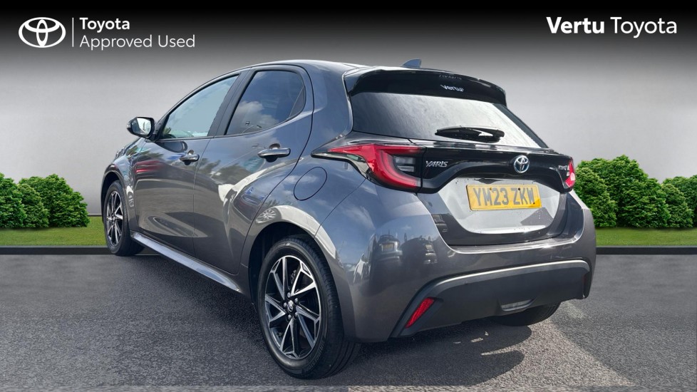 Toyota Yaris 1.5 Hybrid Design 5dr CVT Hybrid Hatchback - Image 4