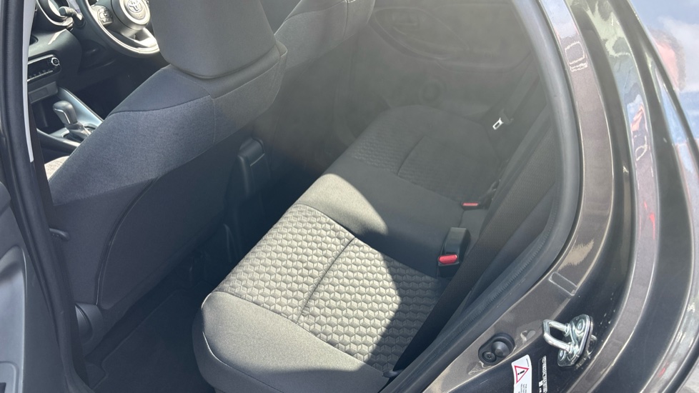Toyota Yaris 1.5 Hybrid Design 5dr CVT Hybrid Hatchback - Image 8