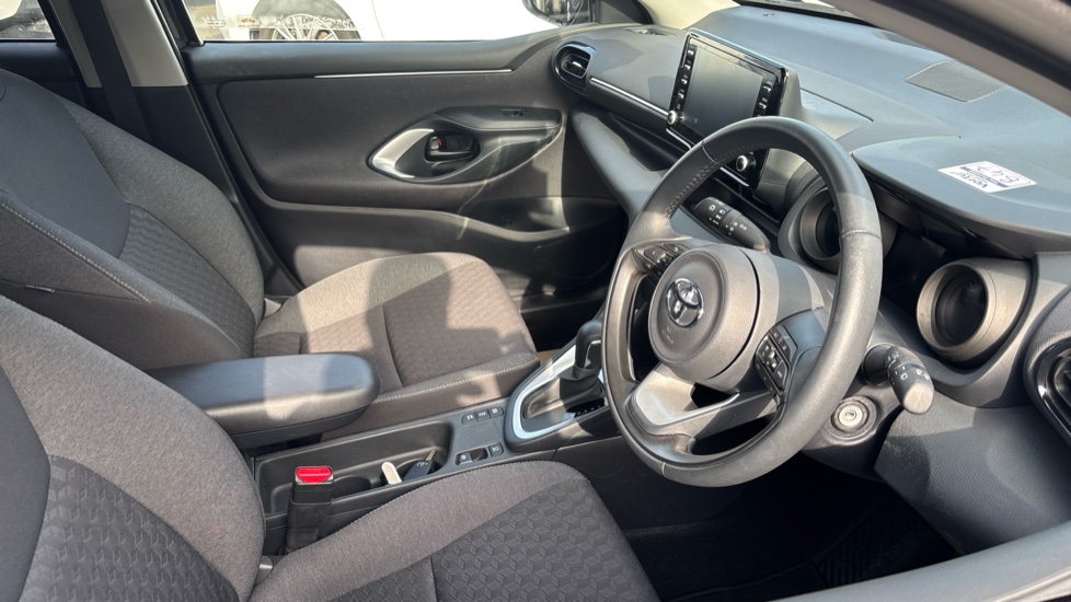 Toyota Yaris 1.5 Hybrid Design 5dr CVT Hybrid Hatchback - Image 12