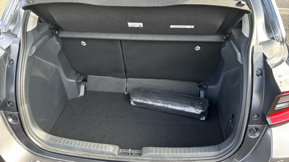 Toyota Yaris 1.5 Hybrid Design 5dr CVT Hybrid Hatchback - Image 13