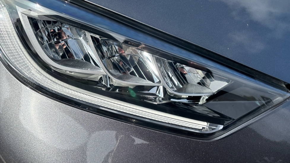 Toyota Yaris 1.5 Hybrid Design 5dr CVT Hybrid Hatchback - Image 20