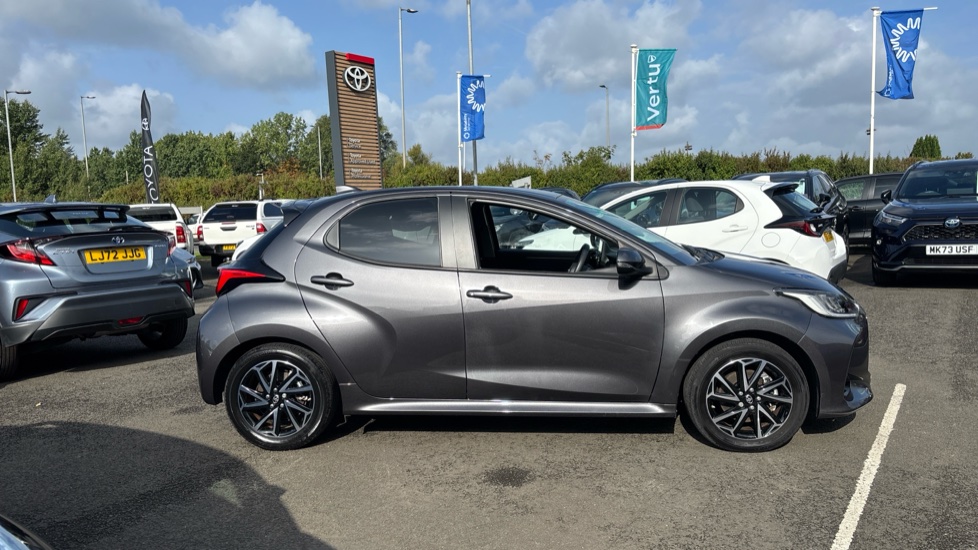 Toyota Yaris 1.5 Hybrid Design 5dr CVT Hybrid Hatchback - Image 23